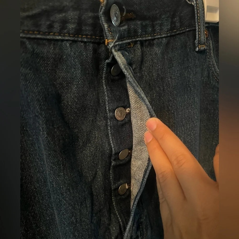 Men's 501 Levi Blue Jeans with button fly 44x32